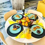 Brisamar Penthouse * كانديلاريا